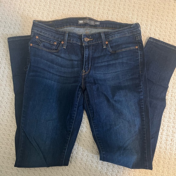 Levi’s Mid Rise Skinny Jean - Picture 1 of 5